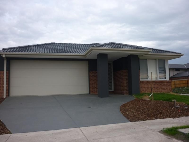 15 Tripani (Calabria) Ave, Lalor VIC 3075