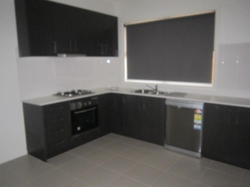 2/3 Howard  Ct, Glenroy VIC 3046