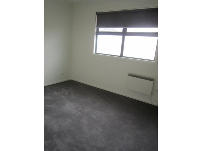 2/3 Howard  Ct, Glenroy VIC 3046