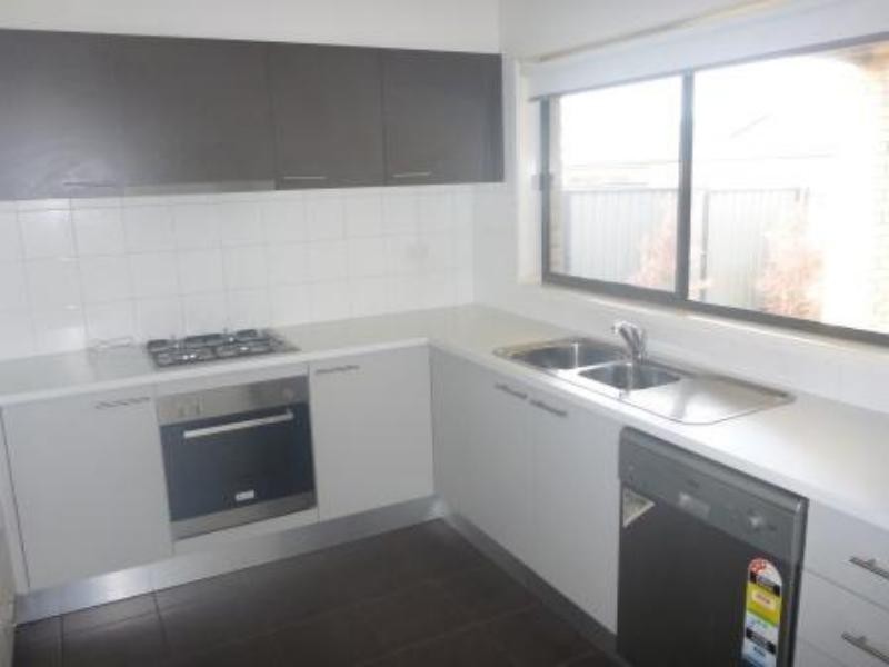 7 Turpentine Dr, Brookfield VIC 3338