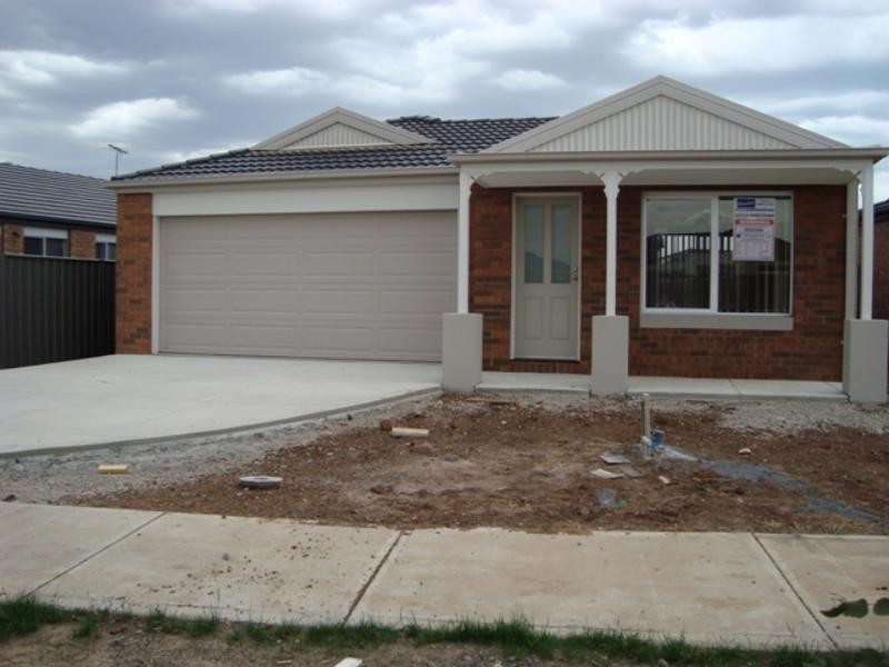 14 Pioneer Dr, Deer Park VIC 3023