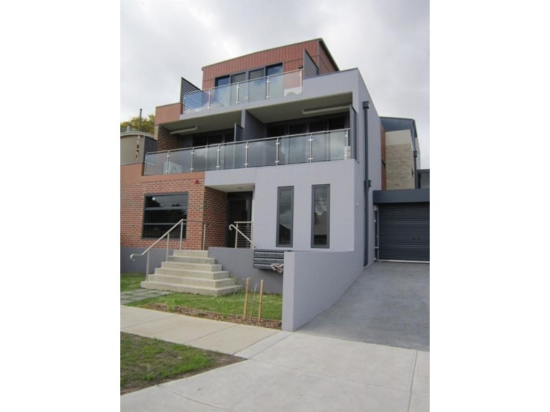 30 Tipperary Cct, Pakenham VIC 3810