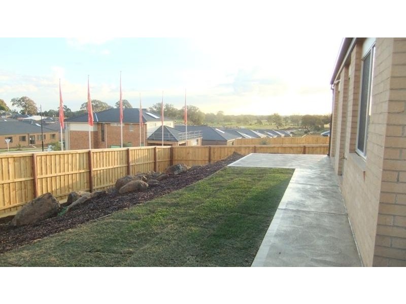 33 Dargo Cres, Doreen VIC 3754