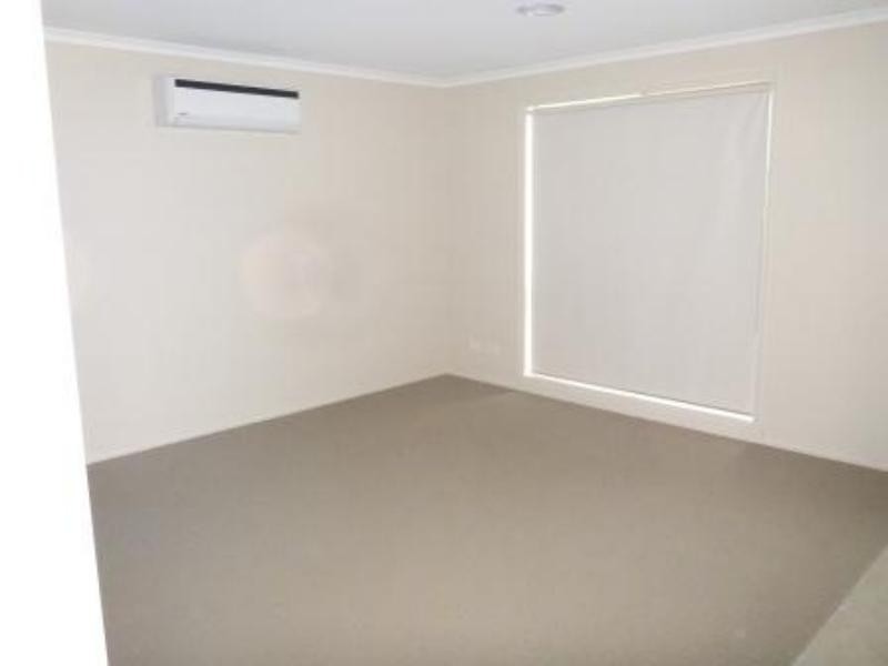 30 Tipperary Cct, Pakenham VIC 3810