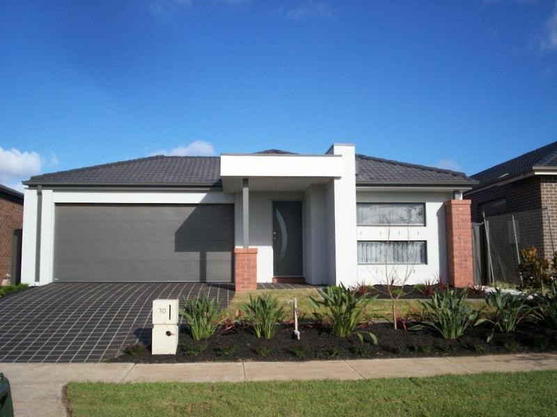 70 Duncombe Park Way, Deer Park VIC 3023