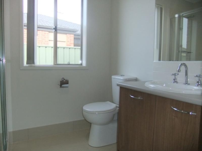 43 Manuka  Gr, Wyndham Vale VIC 3024