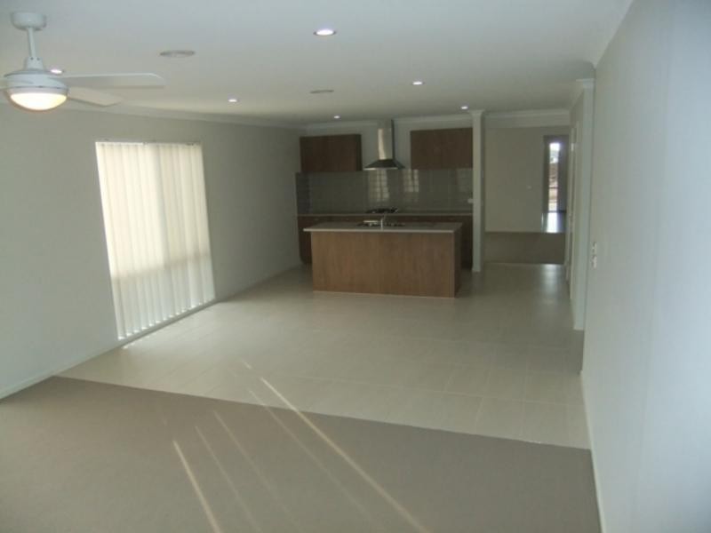 43 Manuka  Gr, Wyndham Vale VIC 3024