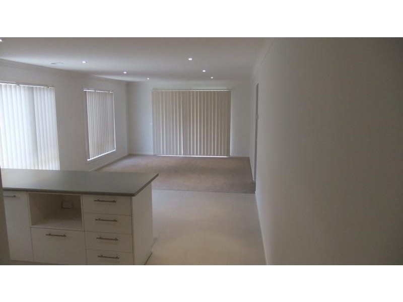 15 Ogle Way, Cranbourne North VIC 3977