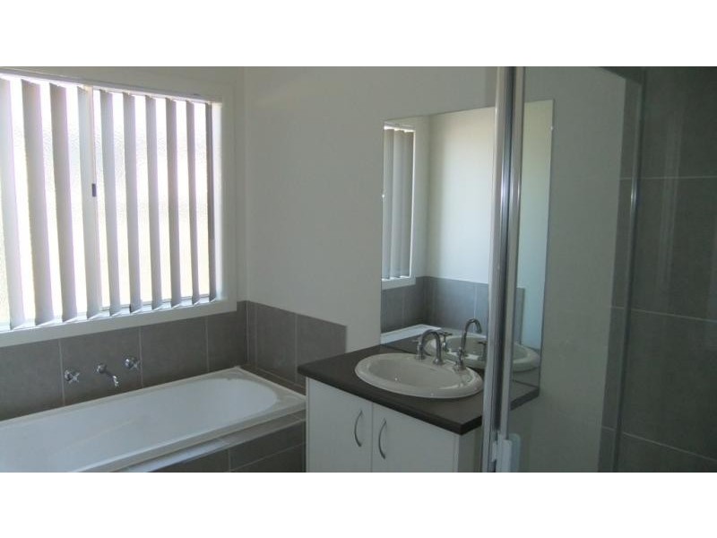 2 Waddywood Ct, Truganina VIC 3029