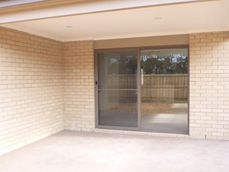 6 Sutton Rise, Cranbourne North VIC 3977