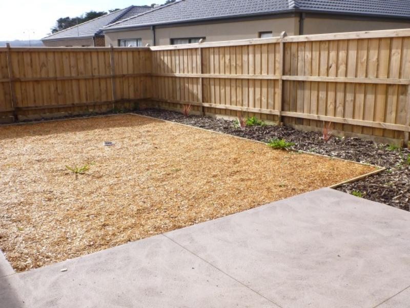 6 Sutton Rise, Cranbourne North VIC 3977