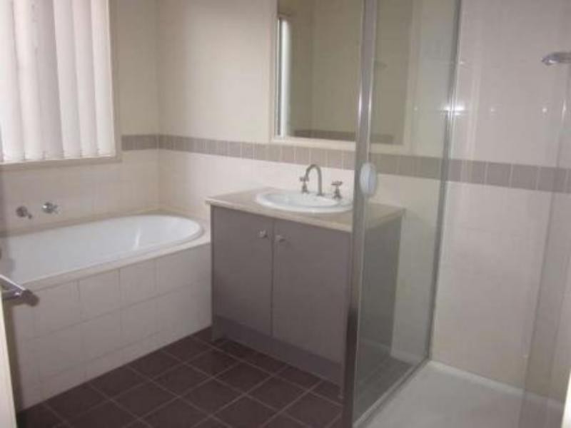 2  Dargy  Ambl, Point Cook VIC 3030