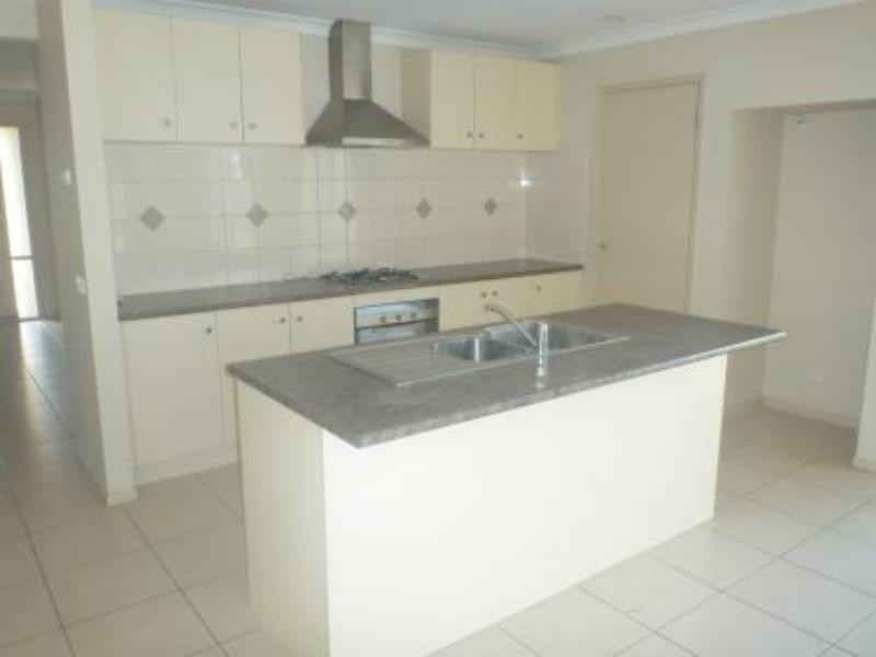 2  Dargy  Ambl, Point Cook VIC 3030