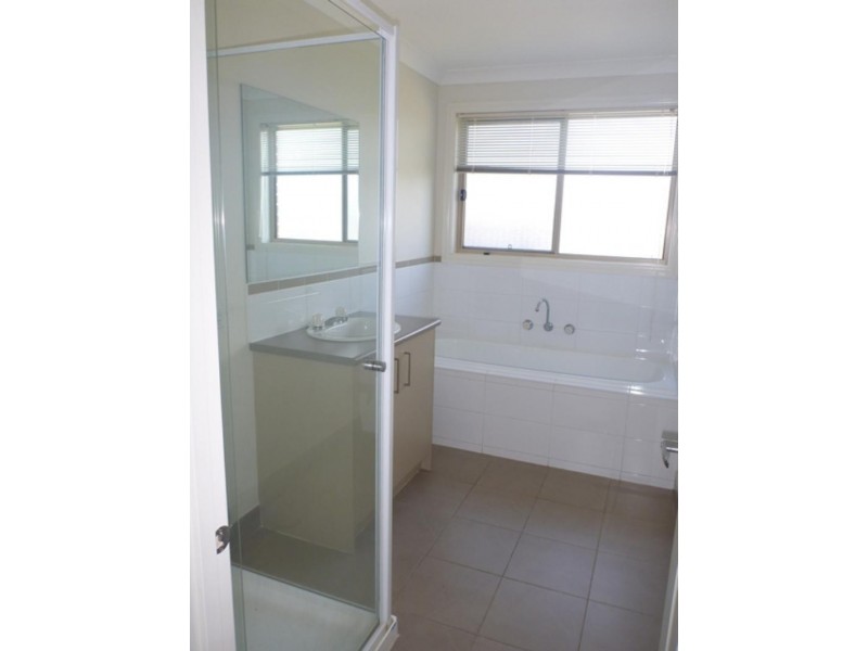 2  Dargy  Ambl, Point Cook VIC 3030