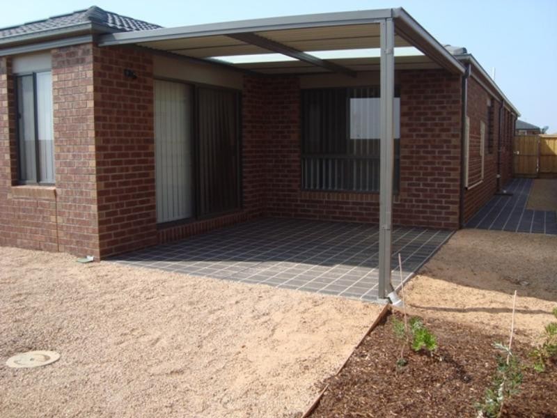 33 Crissa St, Tarneit VIC 3029