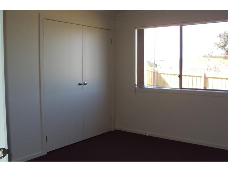 30 Ferris St, Sunbury VIC 3429