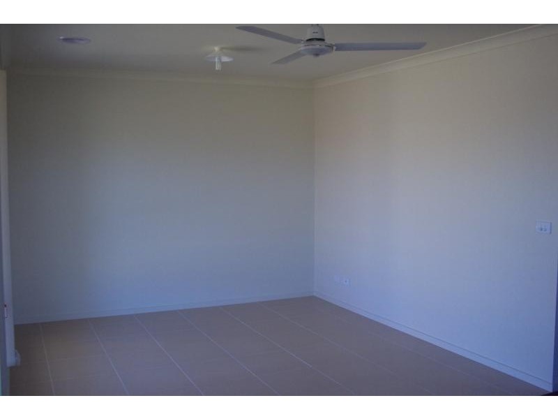 30 Ferris St, Sunbury VIC 3429