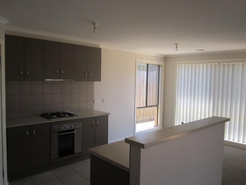 270 The Lakes   Bvd, South Morang VIC 3752