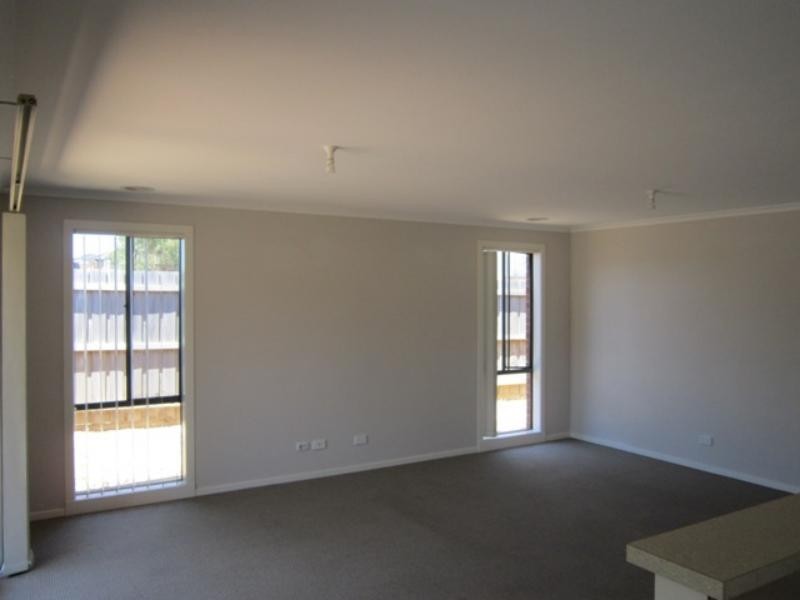 270 The Lakes   Bvd, South Morang VIC 3752