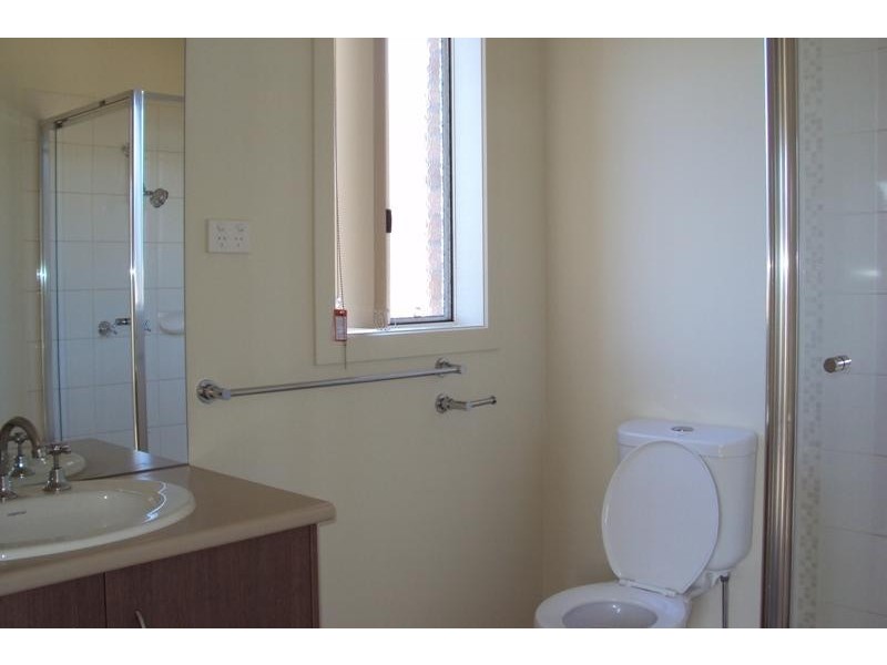12 Baggygreen St, Sunbury VIC 3429