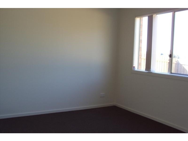 12 Baggygreen St, Sunbury VIC 3429