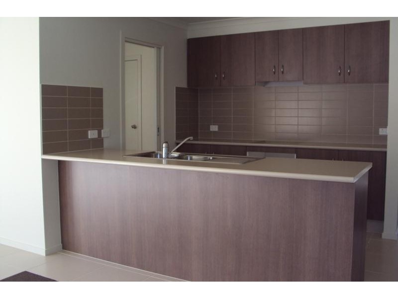 12 Baggygreen St, Sunbury VIC 3429