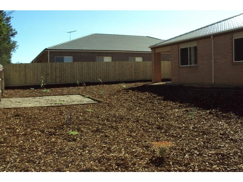 12 Baggygreen St, Sunbury VIC 3429