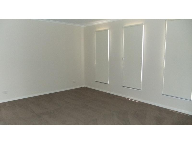 2 Reefton Ct, South Morang VIC 3752