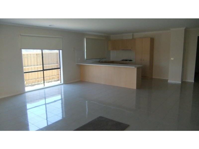 2 Reefton Ct, South Morang VIC 3752