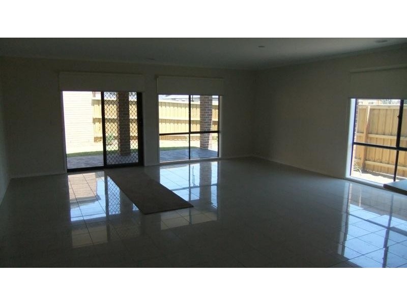 2 Reefton Ct, South Morang VIC 3752