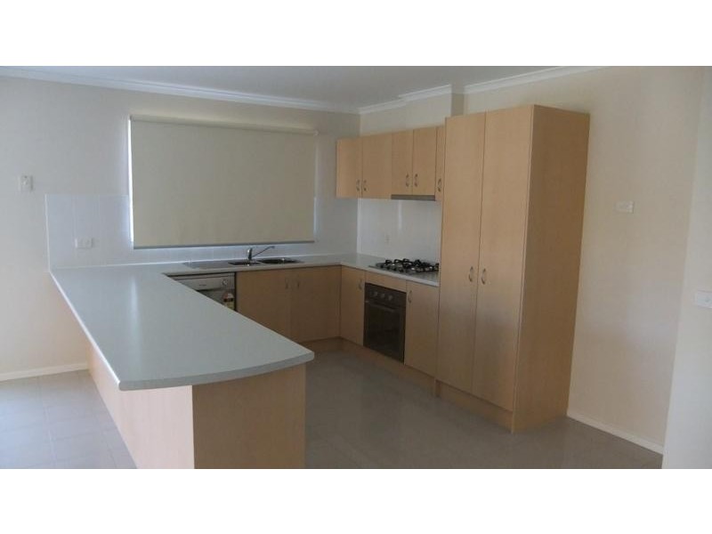 2 Reefton Ct, South Morang VIC 3752