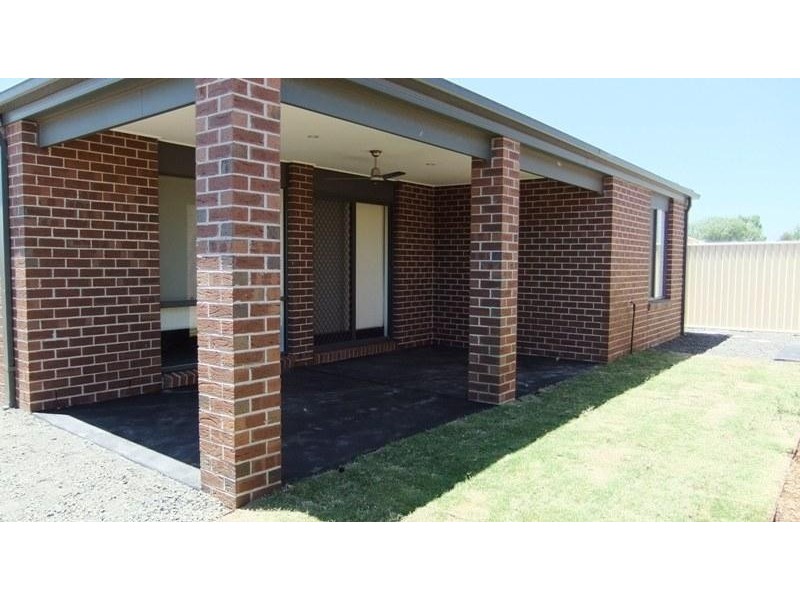 2 Reefton Ct, South Morang VIC 3752