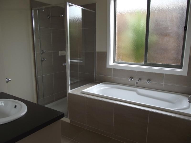 6 Leatherwood Dr, Doreen VIC 3754