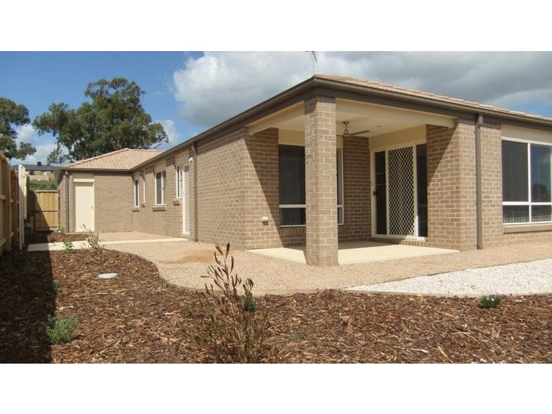 11 Foothills St, Doreen VIC 3754