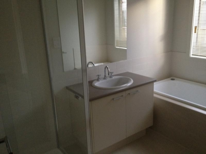 16 Torrens Tce, Sandhurst VIC 3977