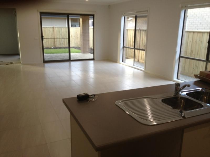 16 Torrens Tce, Sandhurst VIC 3977