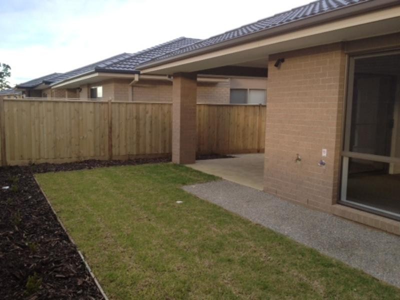 16 Torrens Tce, Sandhurst VIC 3977