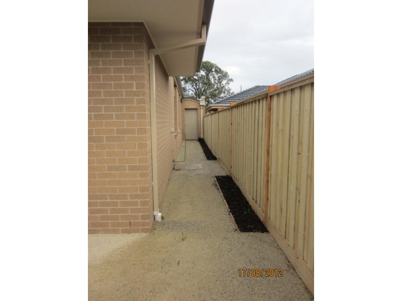 5 Yarra Pl, Sandhurst VIC 3977