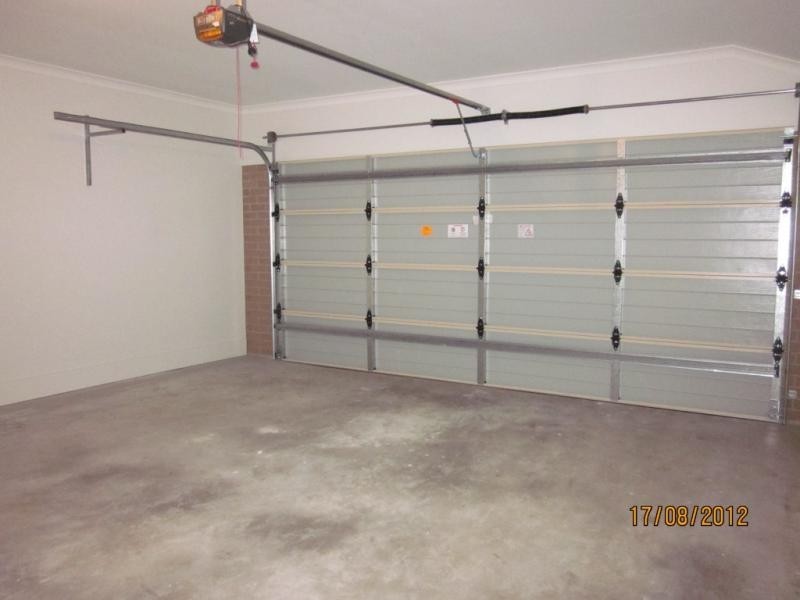 5 Yarra Pl, Sandhurst VIC 3977