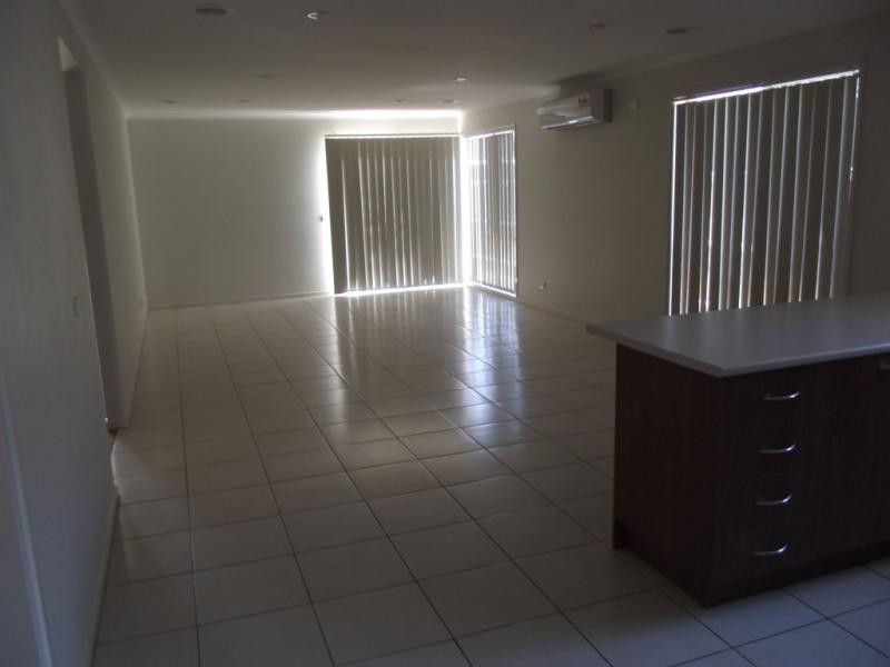 44 Saltbush  Cres, Brookfield VIC 3338