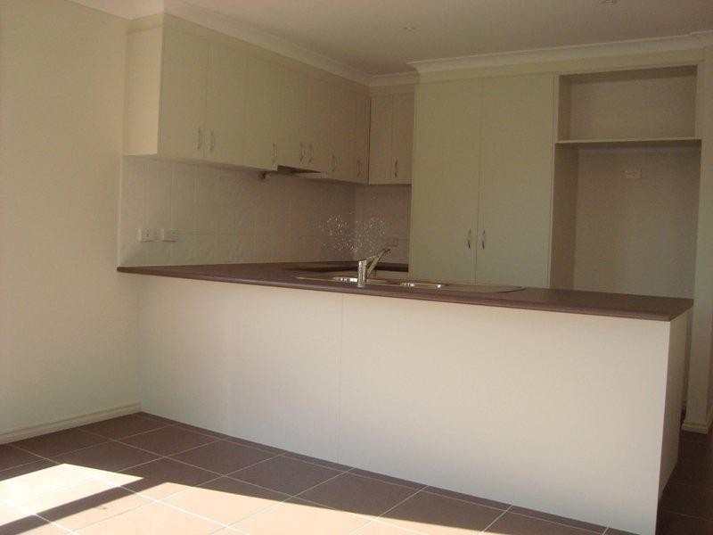 17 Taunton Gr, Derrimut VIC 3030
