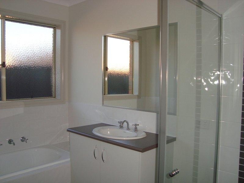 17 Taunton Gr, Derrimut VIC 3030