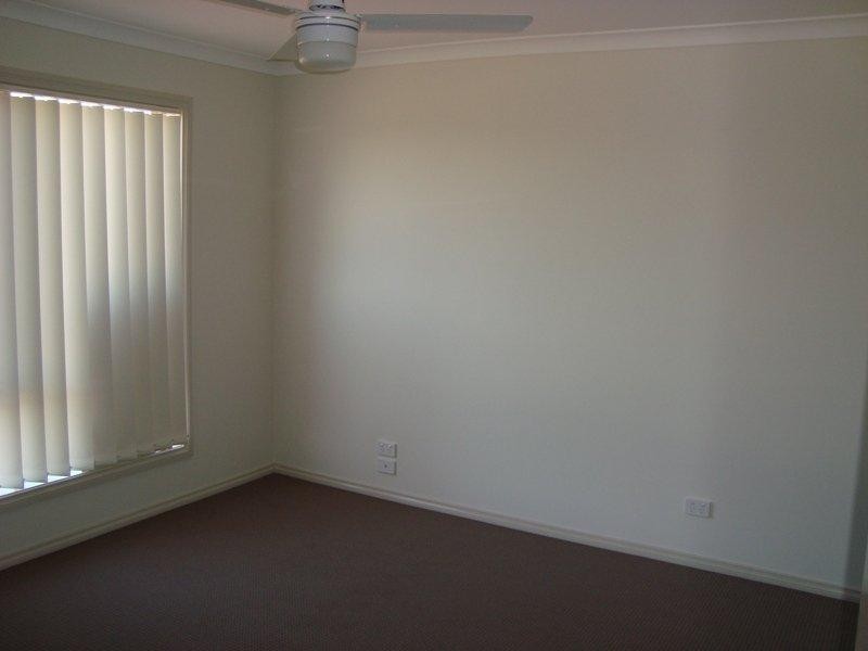 17 Taunton Gr, Derrimut VIC 3030