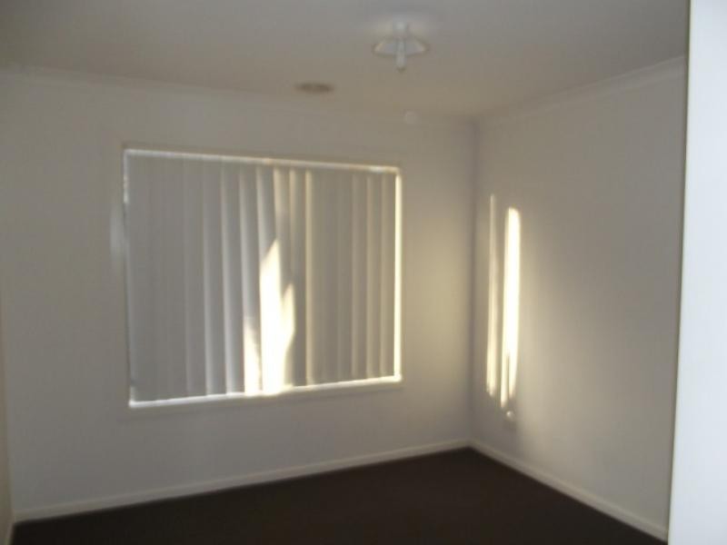 17 Taunton Gr, Derrimut VIC 3030