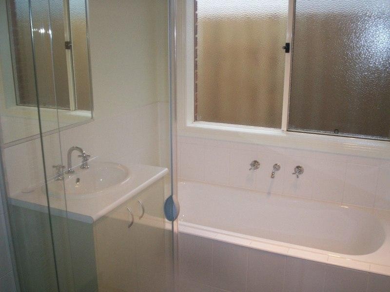 252 The Lakes Bvd, South Morang VIC 3752