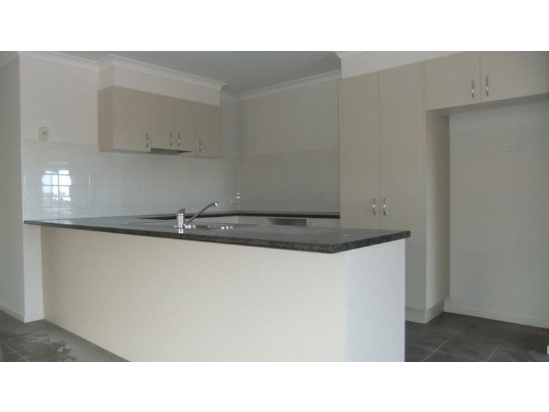 2 Raine  Ct, Sunbury VIC 3429