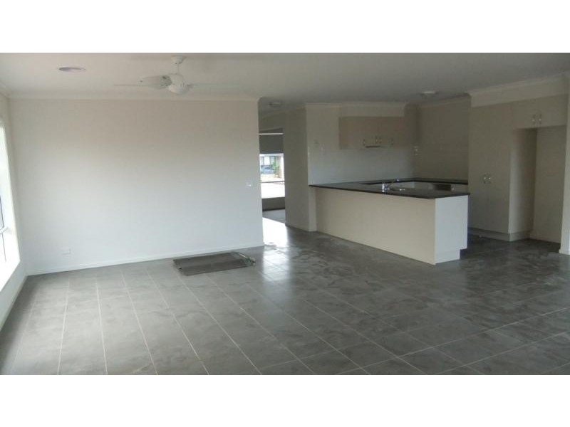 2 Raine  Ct, Sunbury VIC 3429