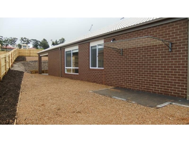2 Raine  Ct, Sunbury VIC 3429
