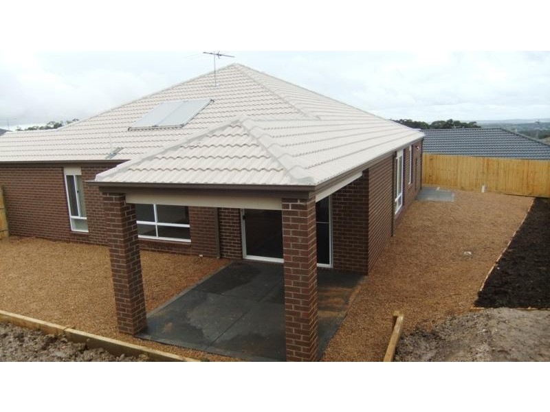 2 Raine  Ct, Sunbury VIC 3429