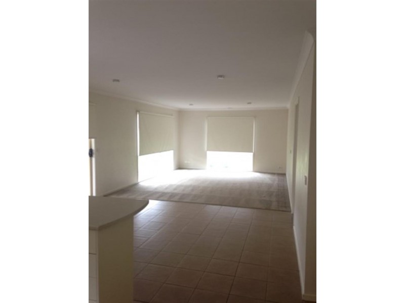 15 Alysha Ave, Lyndhurst VIC 3975